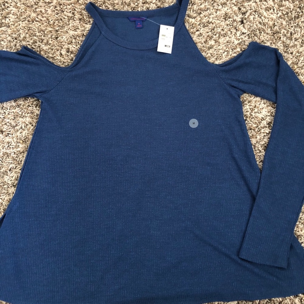 Off the Shoulder Longsleeve